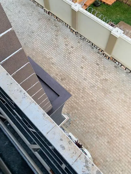 A- Grade Living Apartamento Kampala