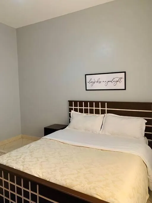 A- Grade Living Apartamento Kampala